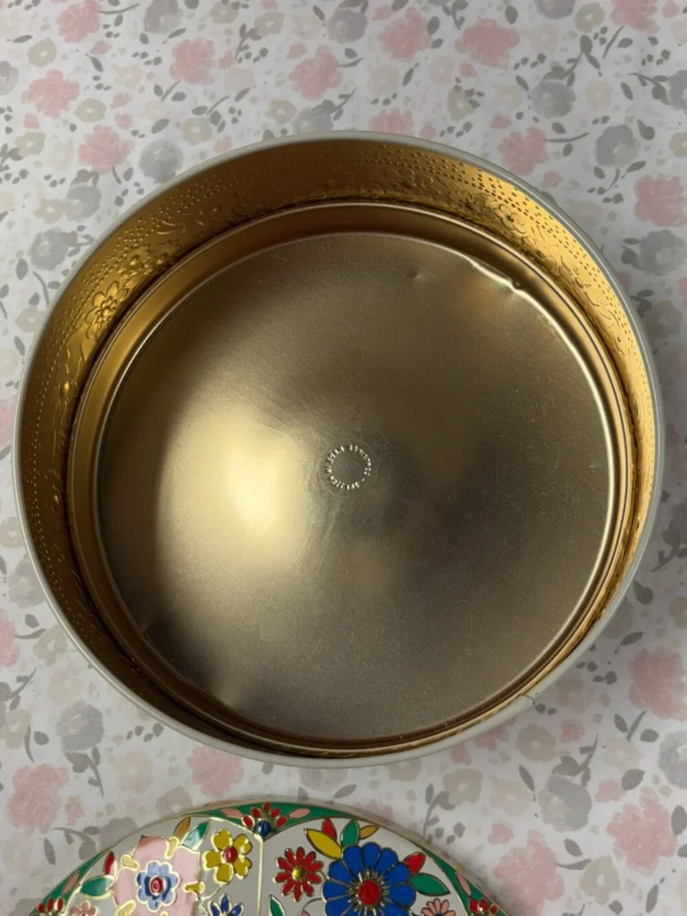 Vintage Decorative Tin - Made in Holland